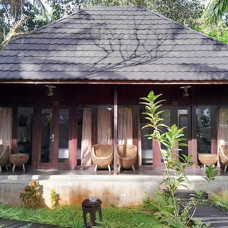 Kasuari Valley Beach Resort Sorong Dış mekan fotoğraf