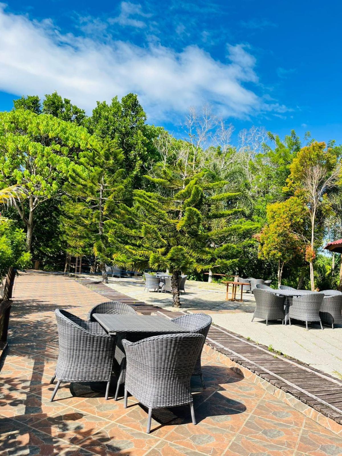 Kasuari Valley Beach Resort Sorong Dış mekan fotoğraf