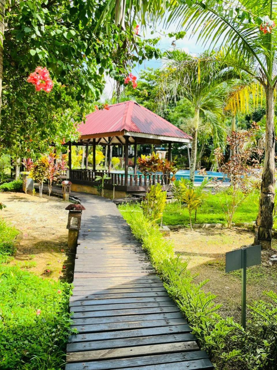 Kasuari Valley Beach Resort Sorong Dış mekan fotoğraf