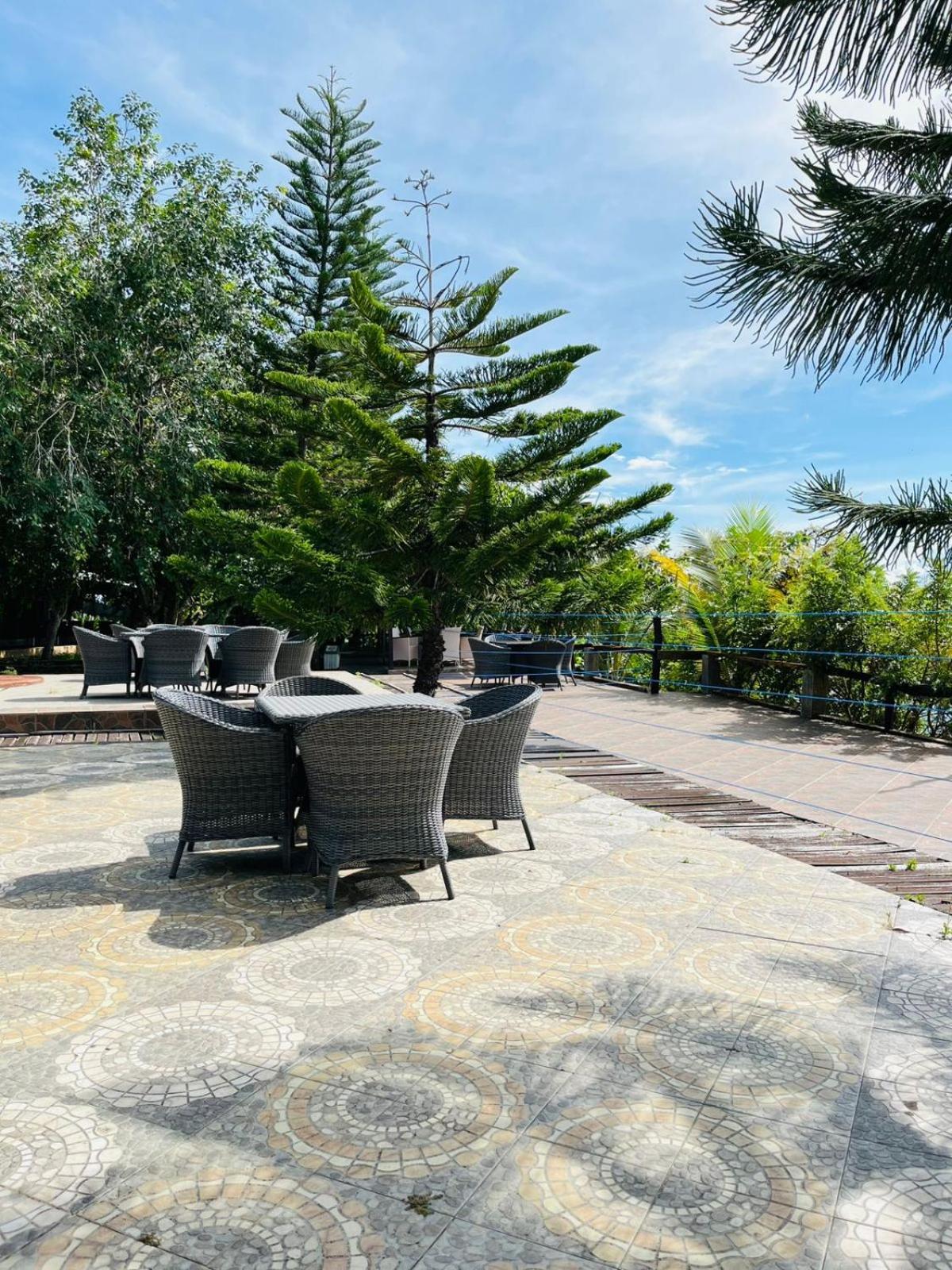 Kasuari Valley Beach Resort Sorong Dış mekan fotoğraf